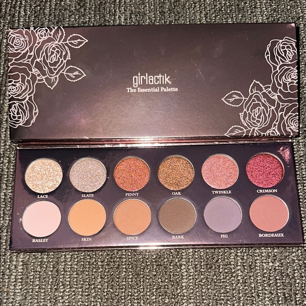 NIB girlactik The Essential Palette - Multi-Color Eyeshadow